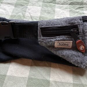 totes Fanny Pack Flannel Wool Gray Waist Belt Bag Adjustable Travel Hands-Free